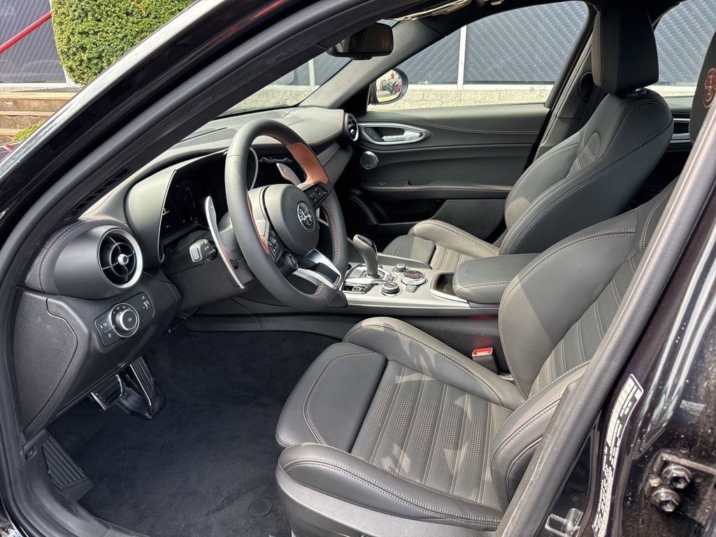 New 2025 Alfa Romeo Giulia AWD w/ Driving Assist Package image 11