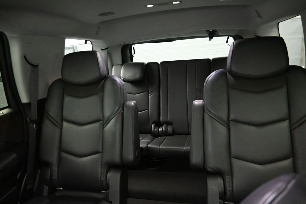Used 2019 Cadillac Escalade Luxury RWD image 16