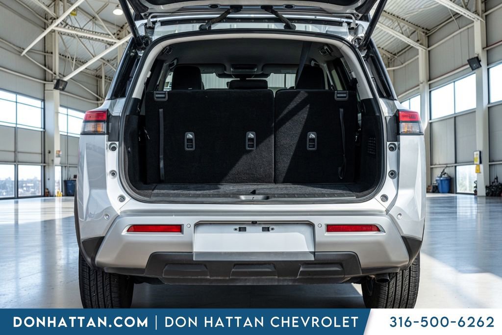 Used 2025 Nissan Pathfinder SL image 33