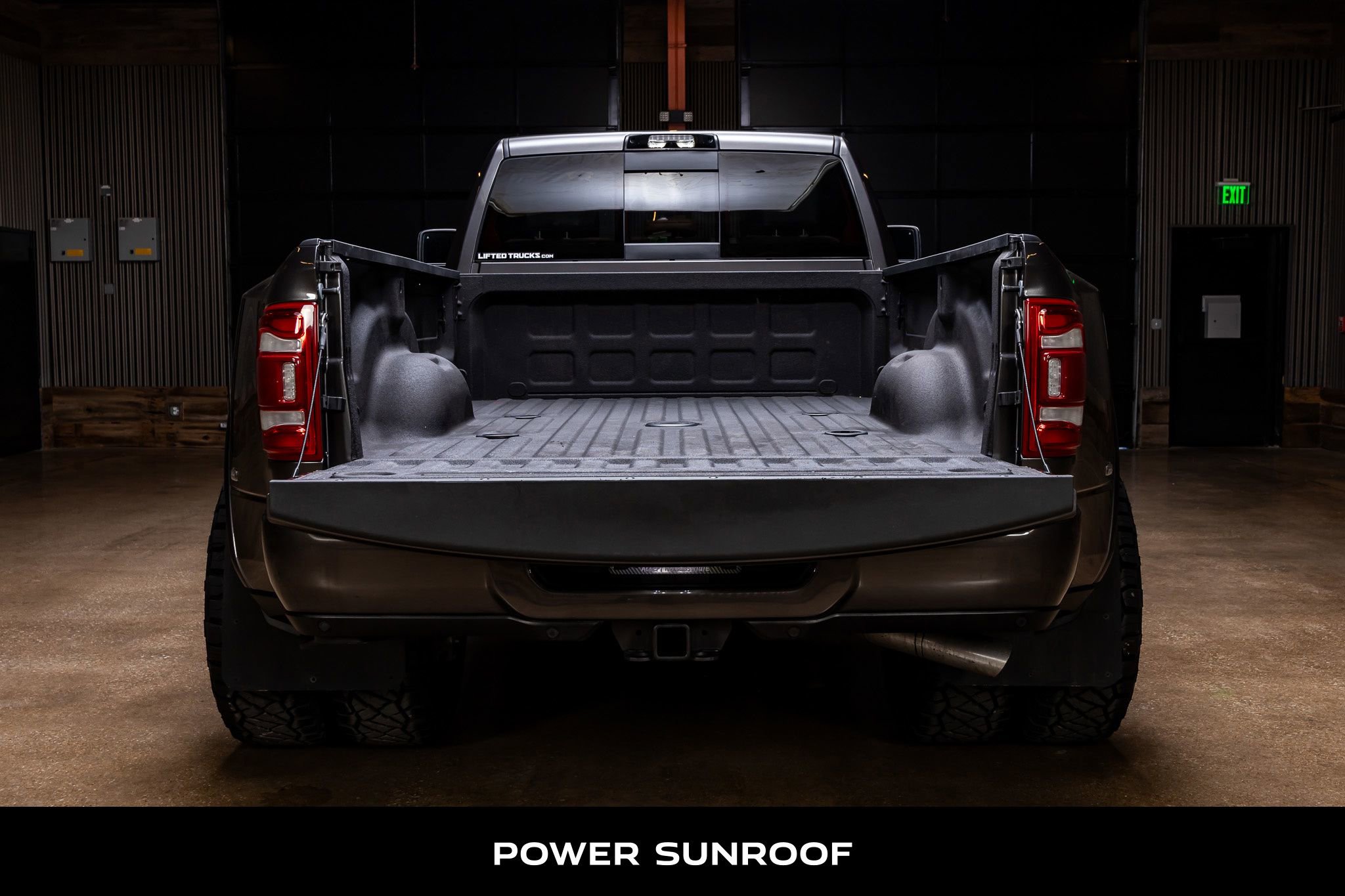 Used 2024 RAM 3500 Limited w/ Towing Technology Group image 9