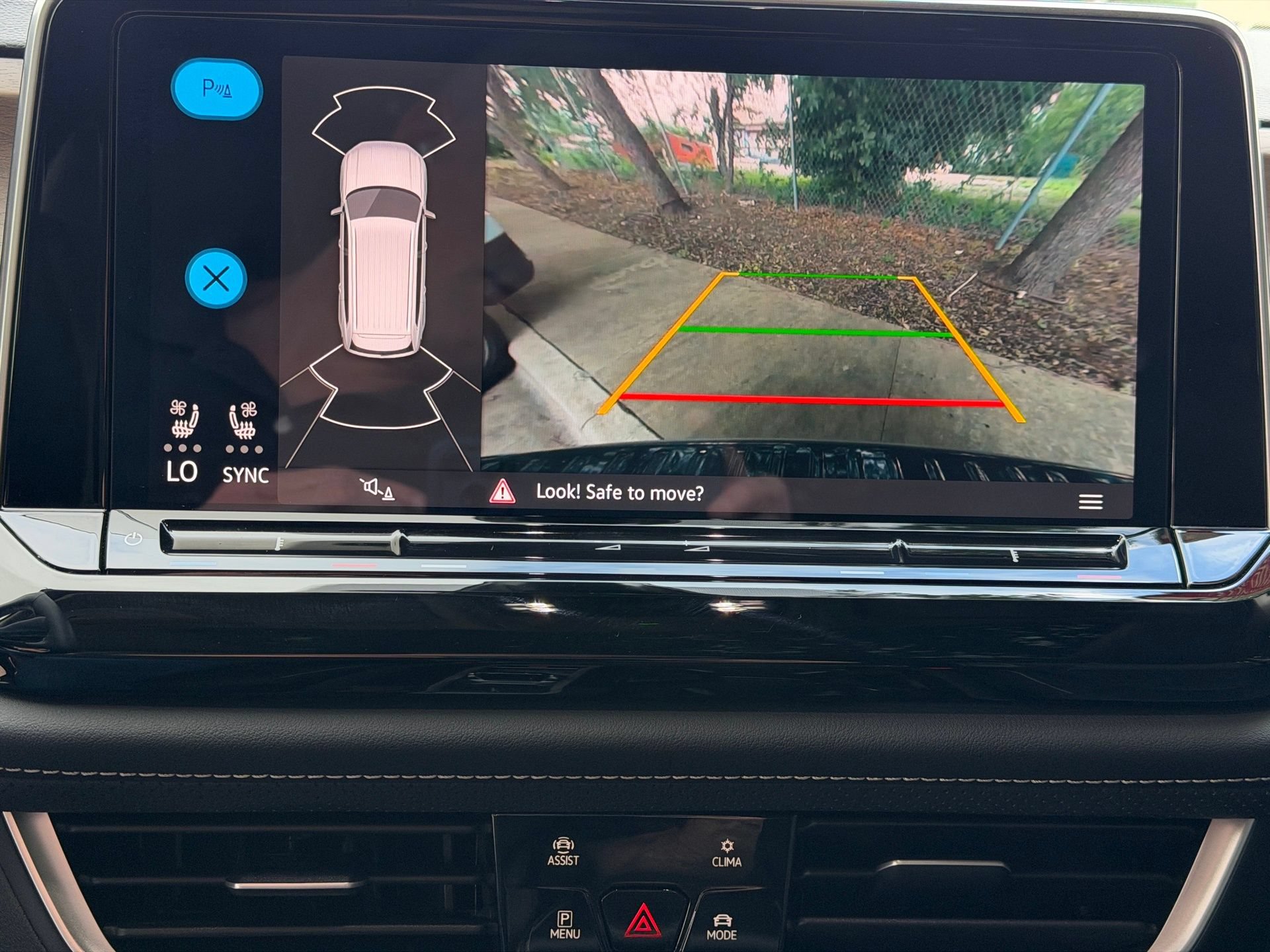 Certified 2026 Volkswagen Atlas SE FWD image 18