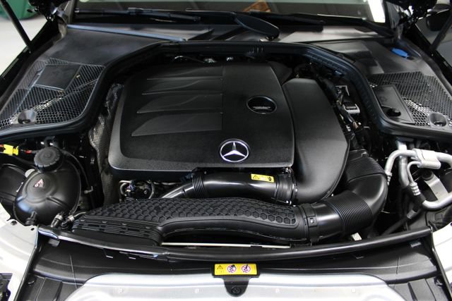 Used 2020 Mercedes-Benz C 300 Sedan image 29