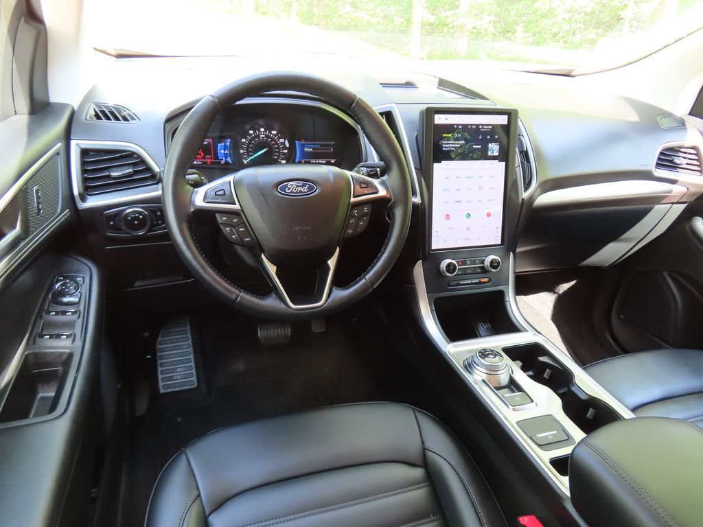 Used 2023 Ford Edge SEL w/ Convenience Package AWD/4WD image 4