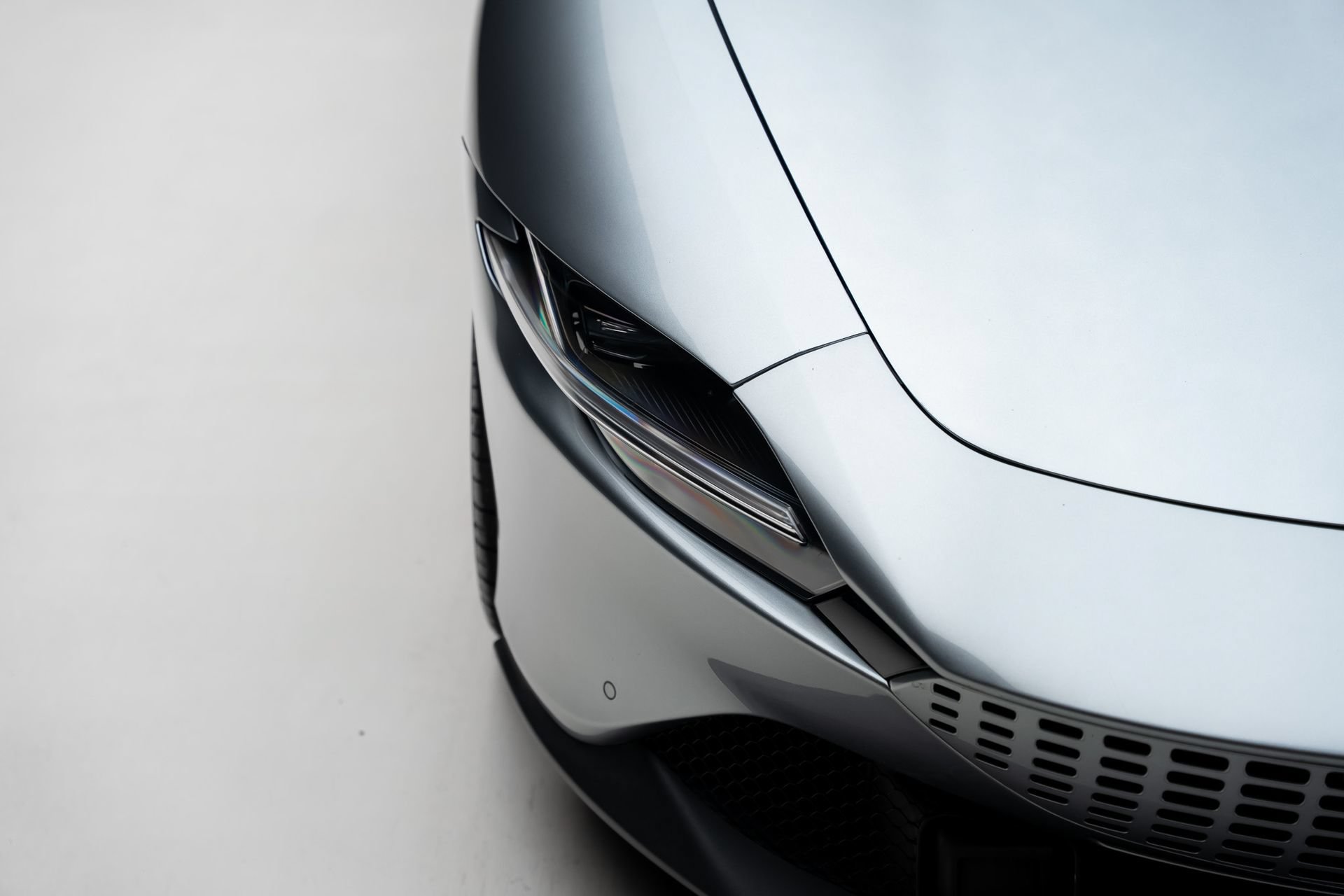 Used 2021 Ferrari Roma RWD image 12