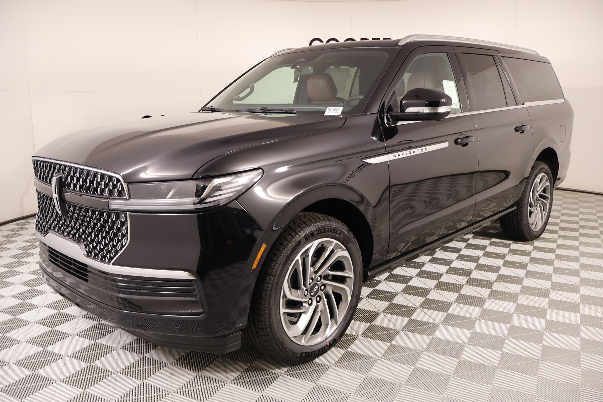 New 2026 Lincoln Navigator L Reserve AWD/4WD image 11