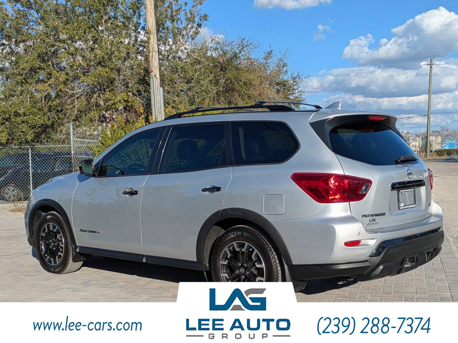Used 2019 Nissan Pathfinder SL image 5