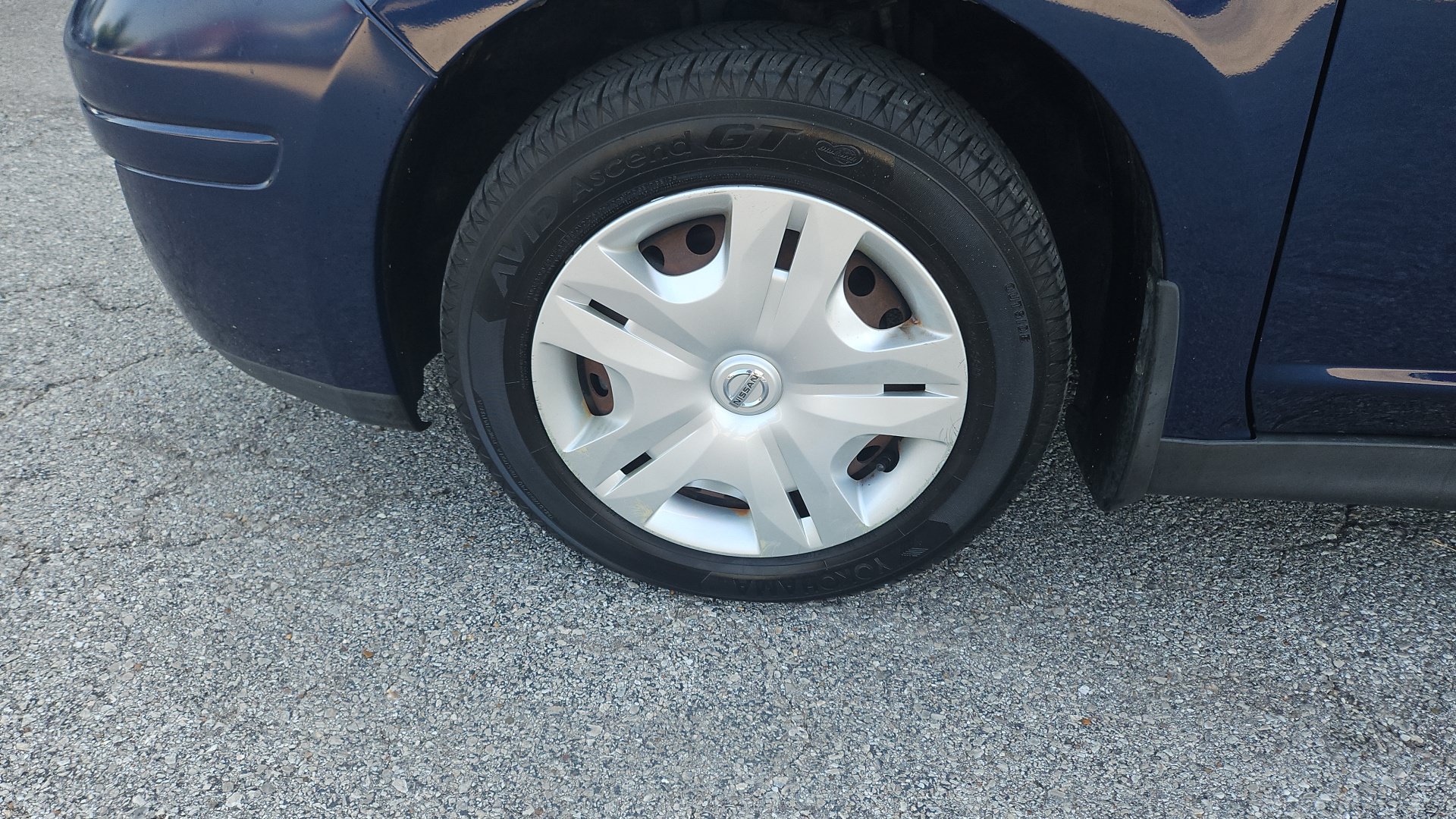 Used 2011 Nissan Versa 1.8 S w/ Plus Pkg FWD image 9
