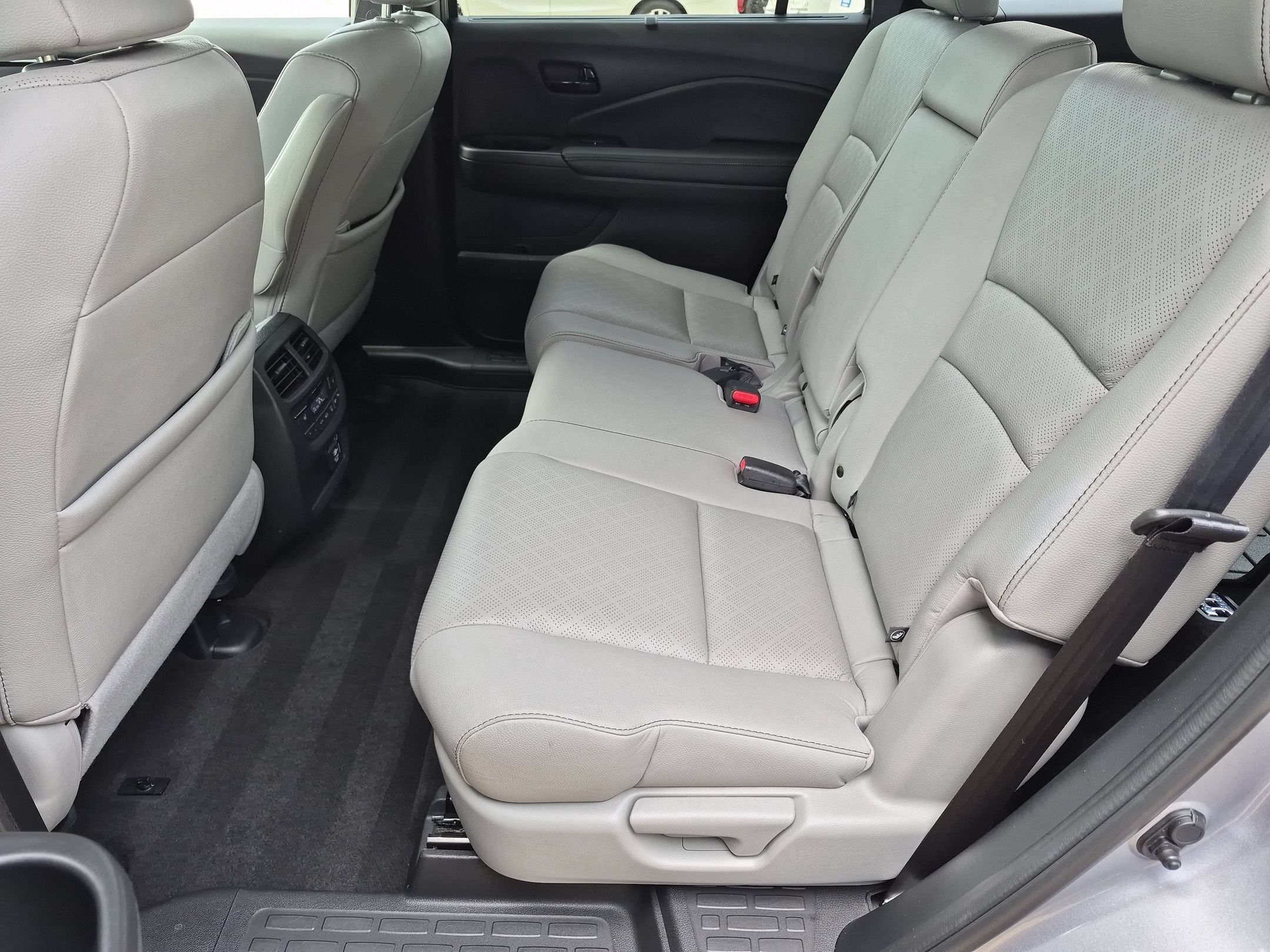 Used 2022 Honda Passport Elite image 24