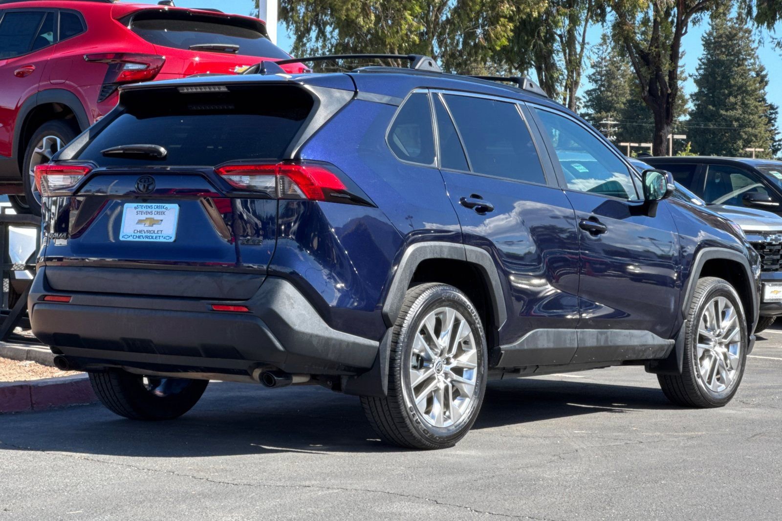 Used 2021 Toyota RAV4 XLE Premium w/ Carpet Mat Package (TMS) image 5