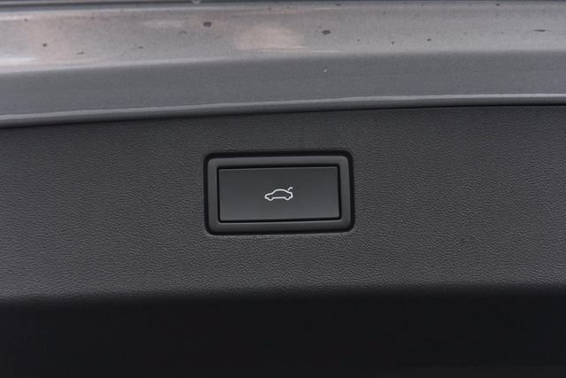 Certified 2025 Volkswagen Tiguan SE FWD image 25