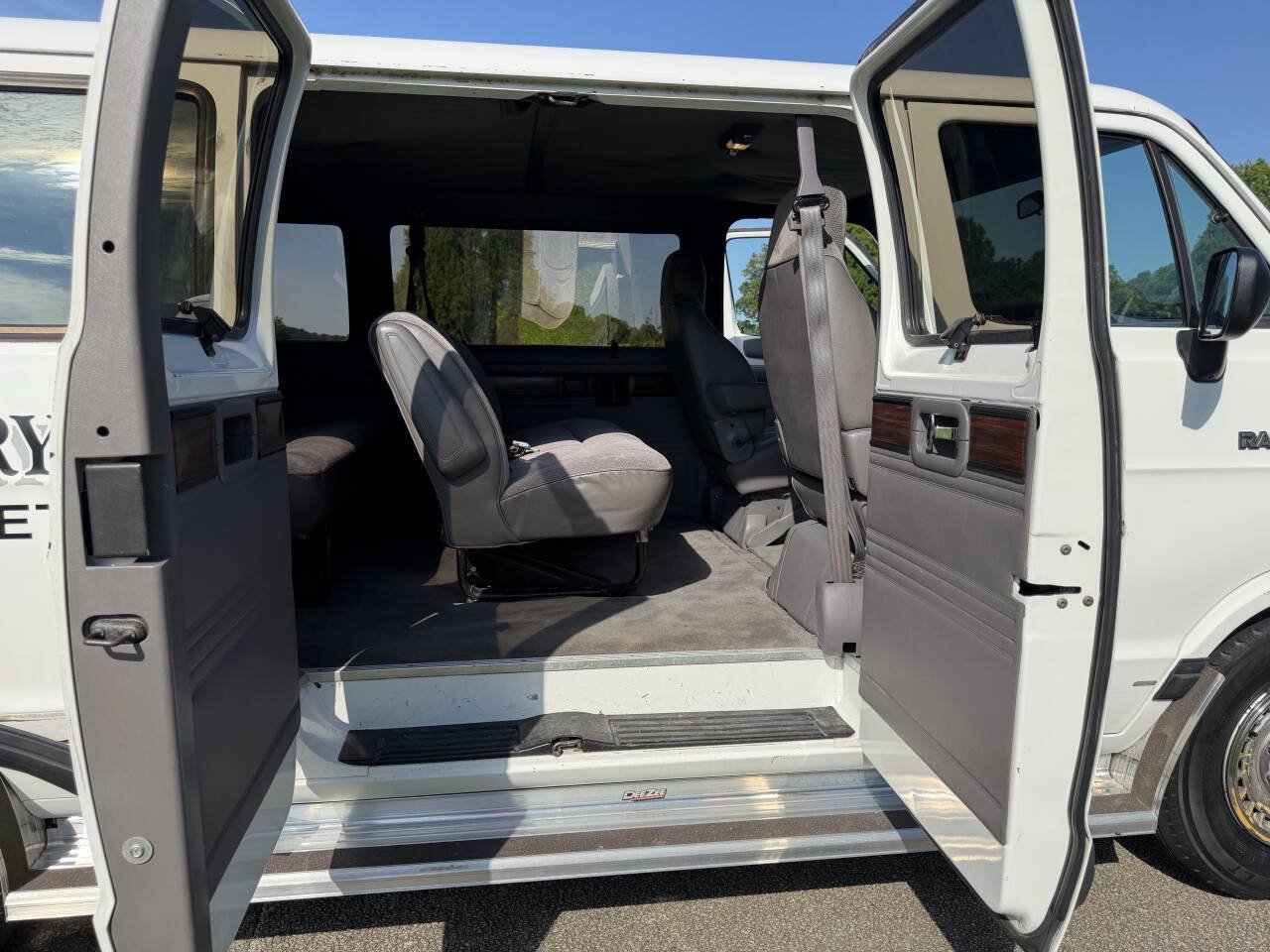 Used 1994 Dodge B350 RWD image 22