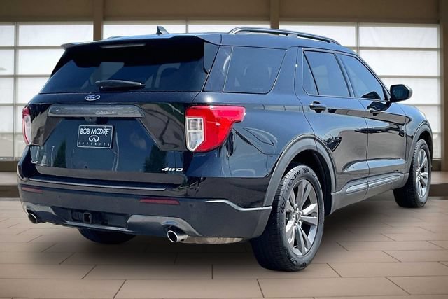 Used 2021 Ford Explorer XLT w/ Equipment Group 202A AWD/4WD image 2