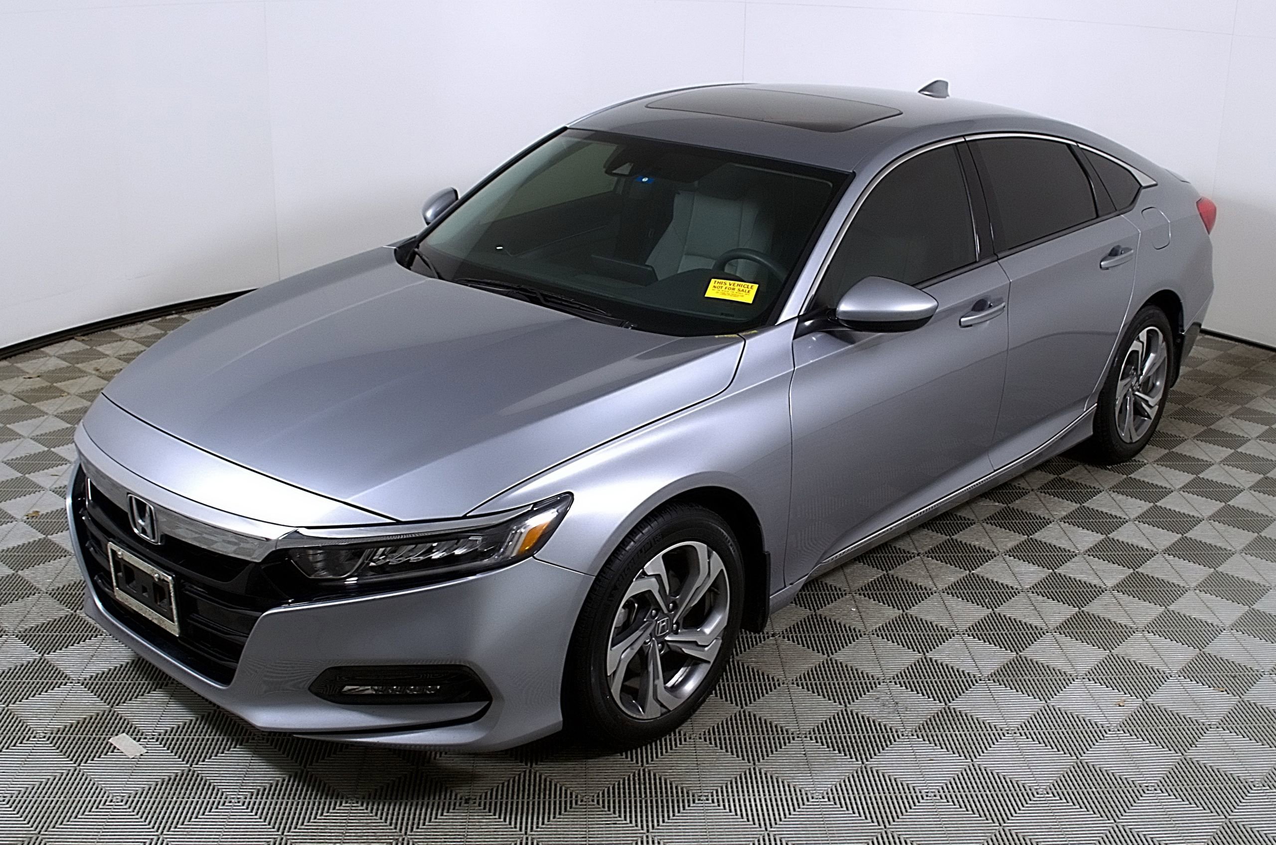 Used 2018 Honda Accord EX image 3