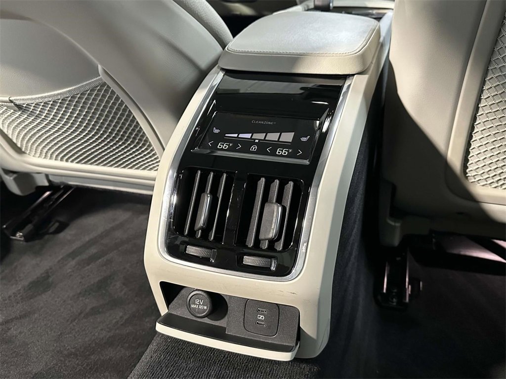 Used 2023 Volvo S90 B6 Plus w/ Protection Package Premier image 17