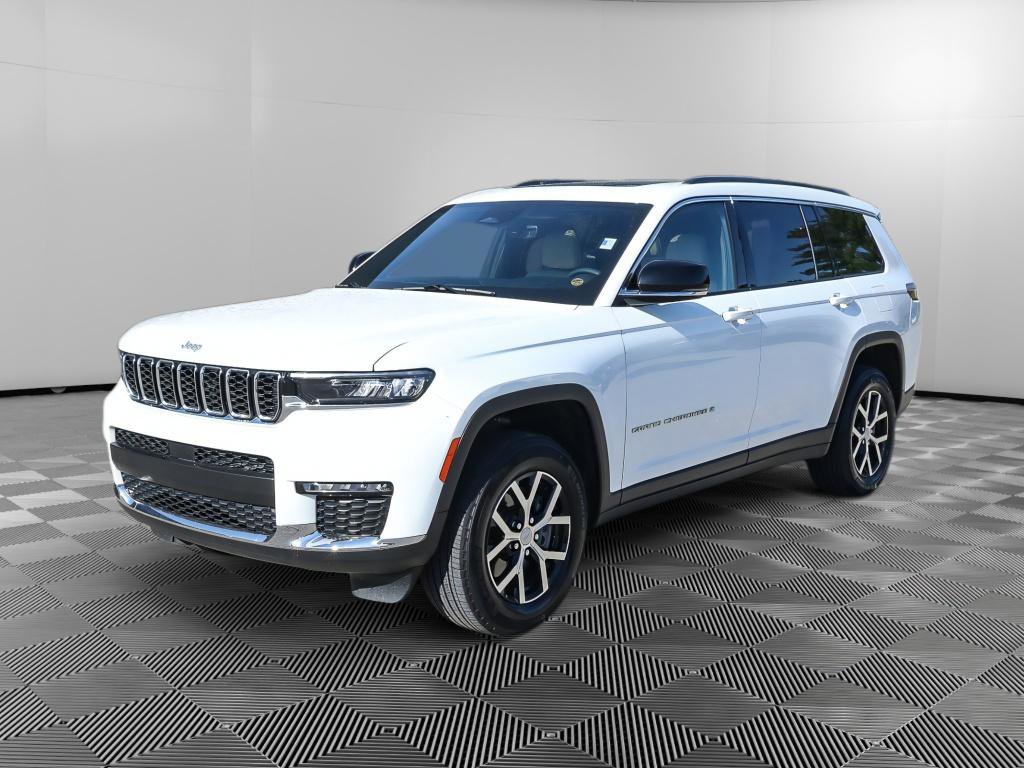Used 2025 Jeep Grand Cherokee L Limited w/ Trailer Tow Package AWD/4WD image 2