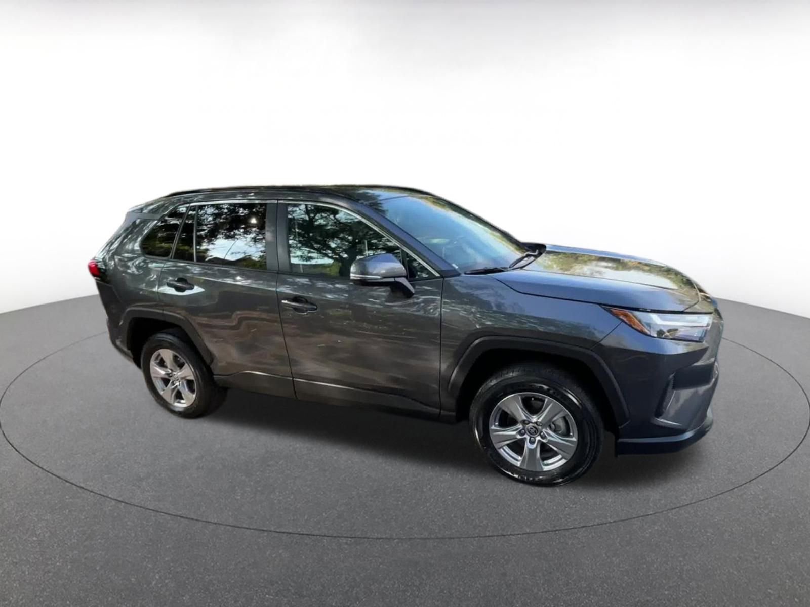 Used 2025 Toyota RAV4 XLE image 2