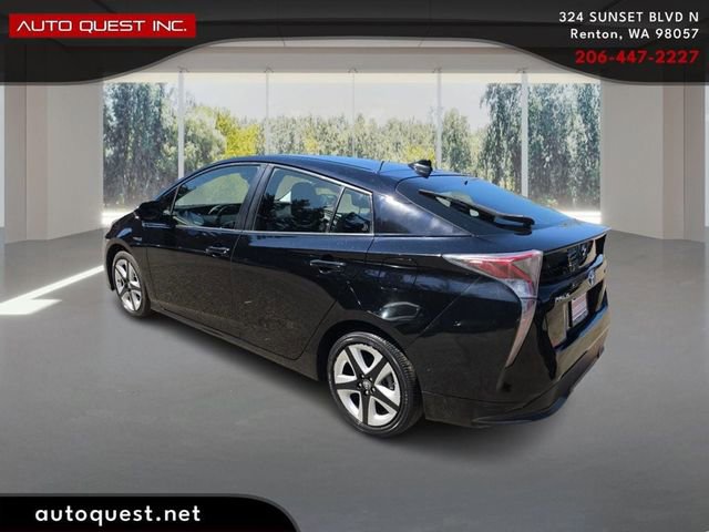 Used 2016 Toyota Prius Three Touring FWD image 7