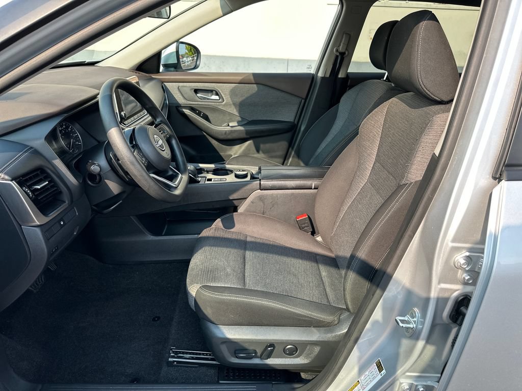 Used 2022 Nissan Rogue SV AWD/4WD image 12