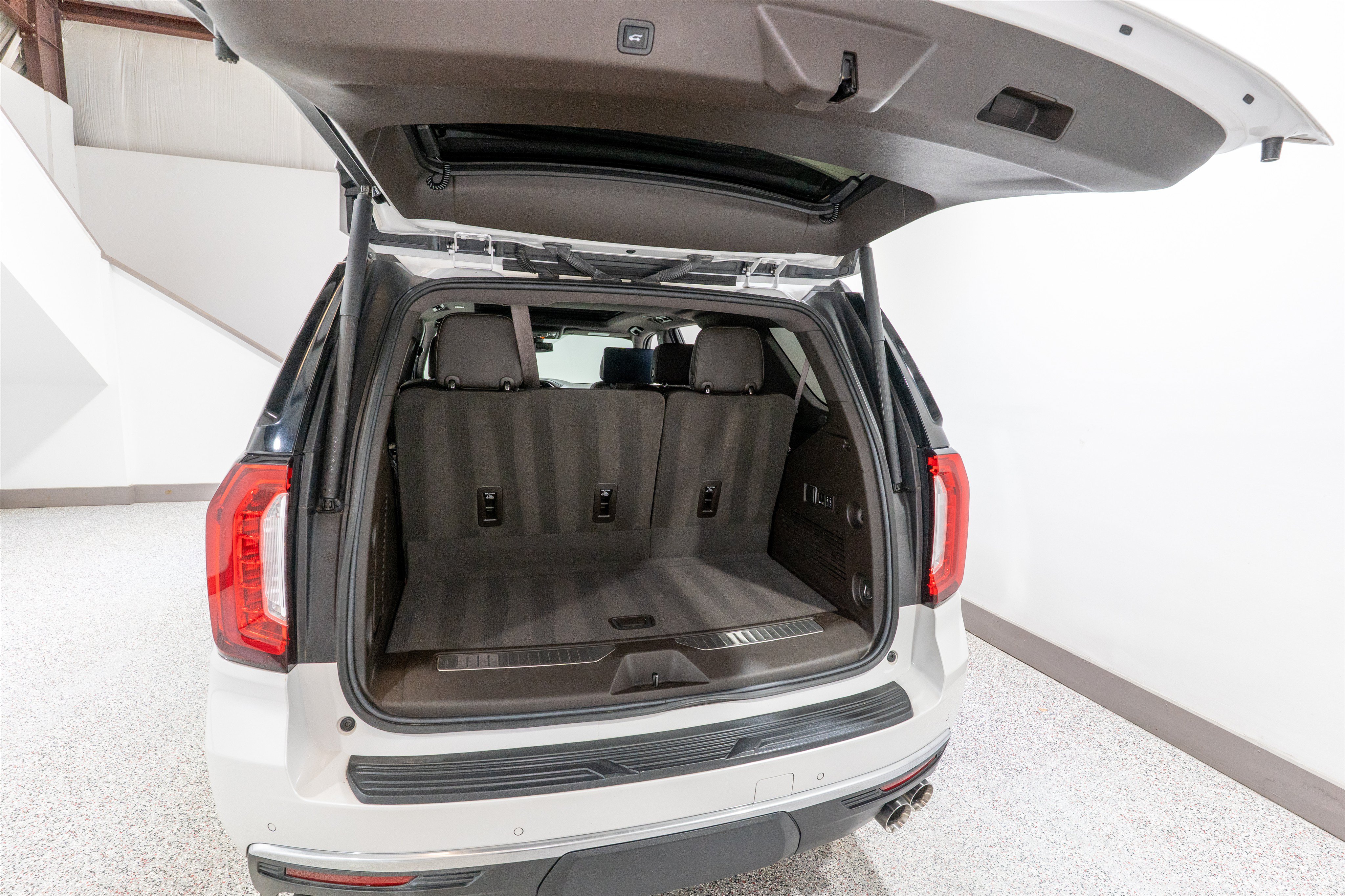 Used 2021 GMC Yukon Denali AWD/4WD image 37