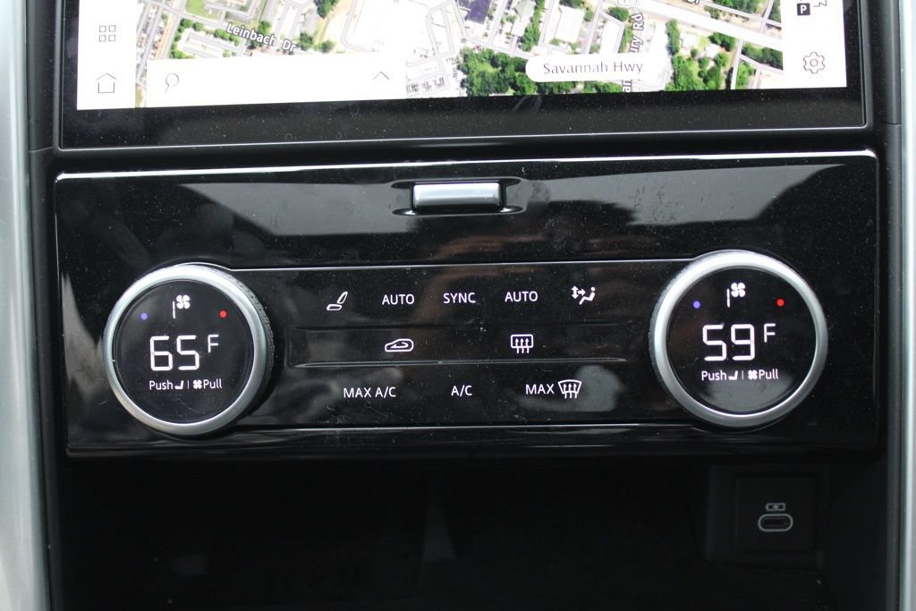 Certified 2025 Land Rover Discovery Dynamic SE AWD/4WD image 25