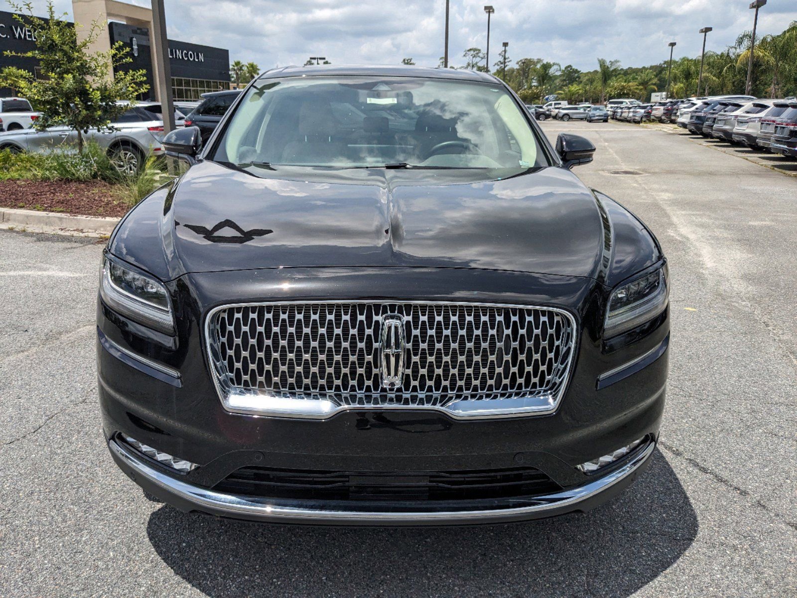 Certified 2023 Lincoln Nautilus Reserve w/ Equipment Group 202A image 10