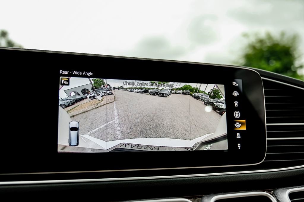 Used 2023 Mercedes-Benz GLS 580 4MATIC image 25