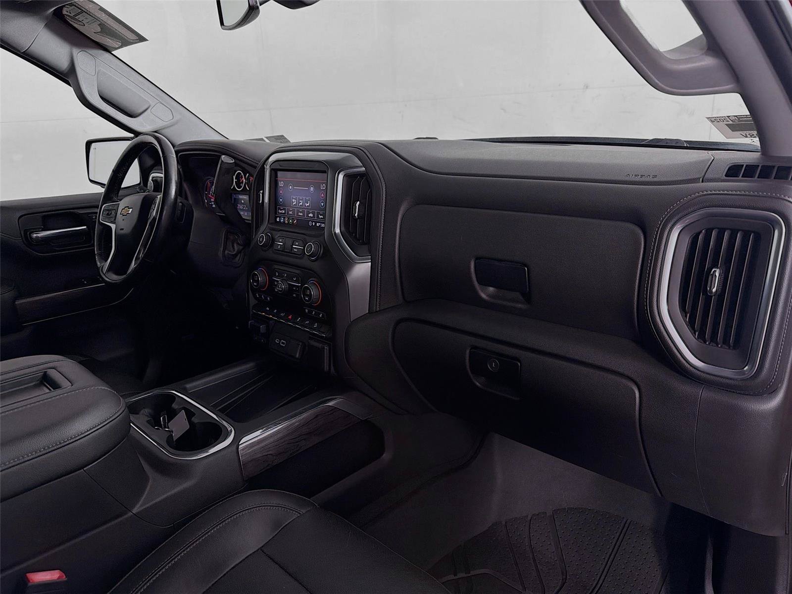 Used 2019 Chevrolet Silverado 1500 LTZ w/ LTZ Convenience Package AWD/4WD image 32