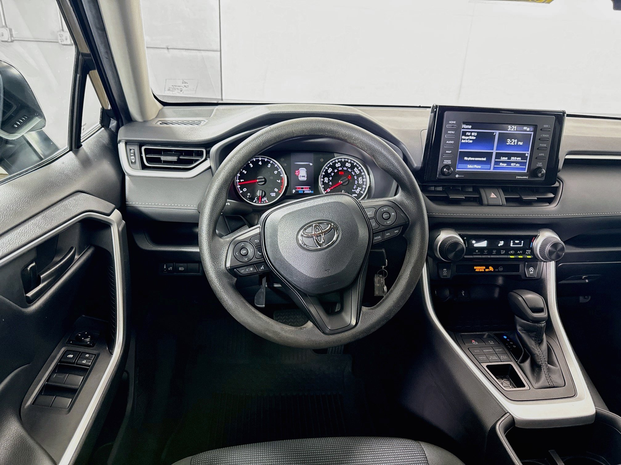 Used 2022 Toyota RAV4 LE AWD/4WD image 20
