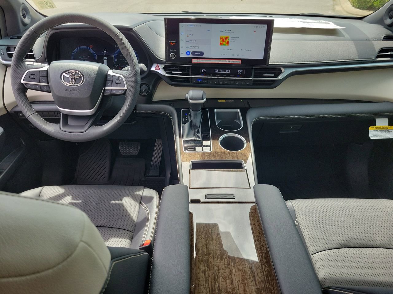 New 2026 Toyota Sienna Limited image 14