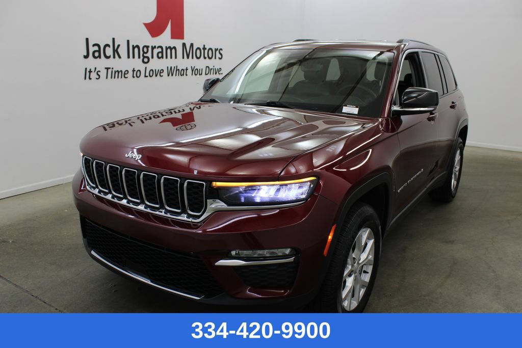 Used 2023 Jeep Grand Cherokee Limited w/ Trailer Tow Prep Group (B) AWD/4WD image 1