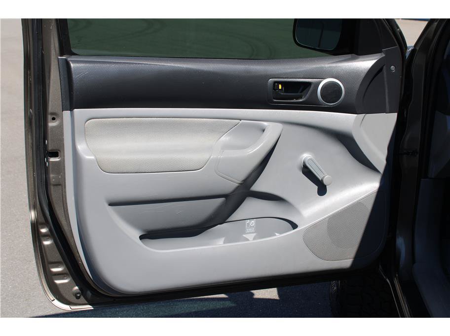 Used 2011 Toyota Tacoma 4x4 Regular Cab image 7