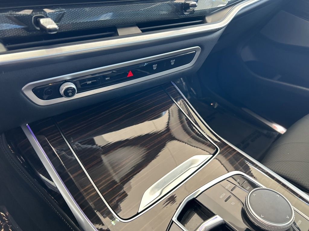 Used 2025 BMW X7 xDrive40i image 69