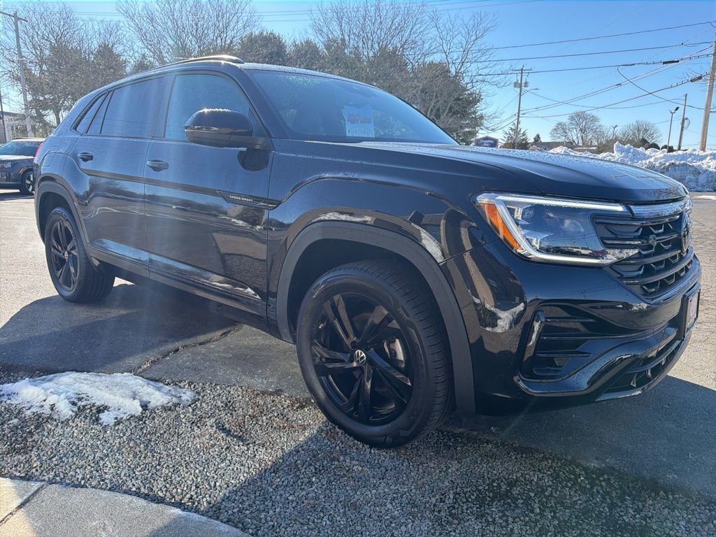 Used 2025 Volkswagen Atlas Cross Sport SEL R-Line image 3
