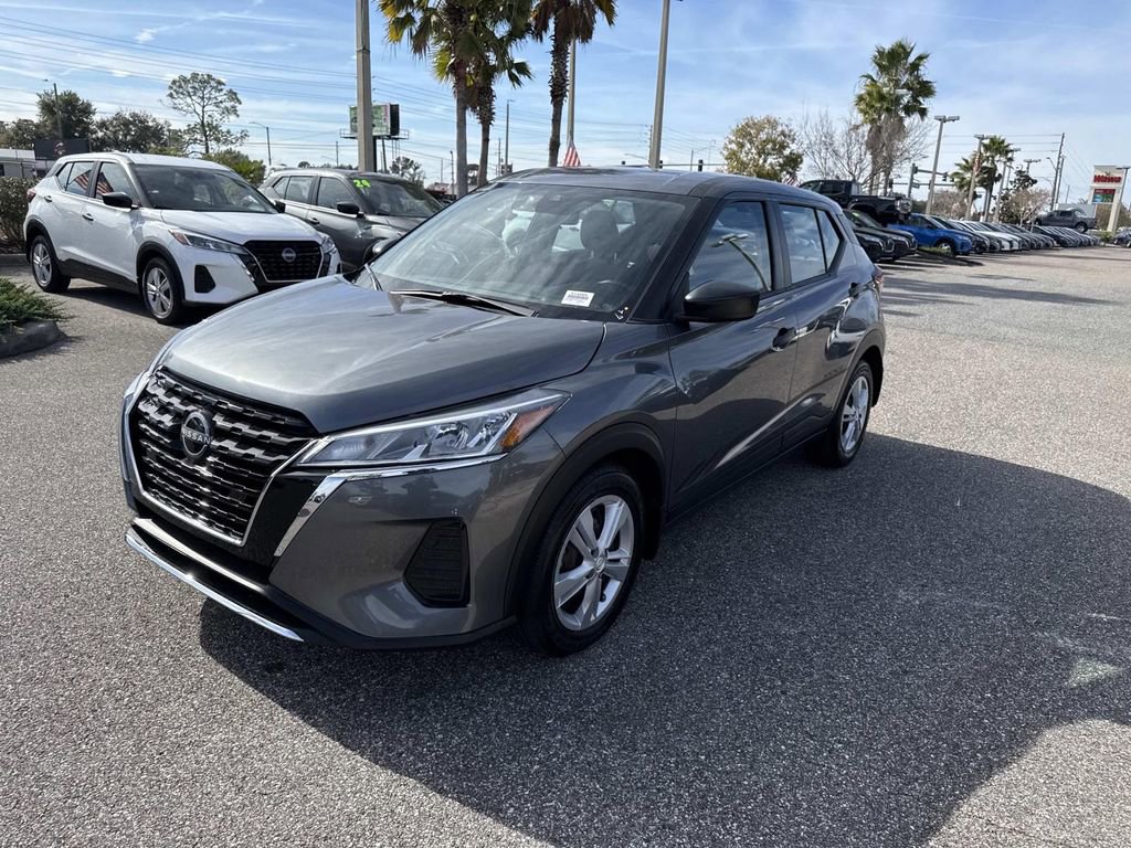 Certified 2025 Nissan Kicks Play S image 8