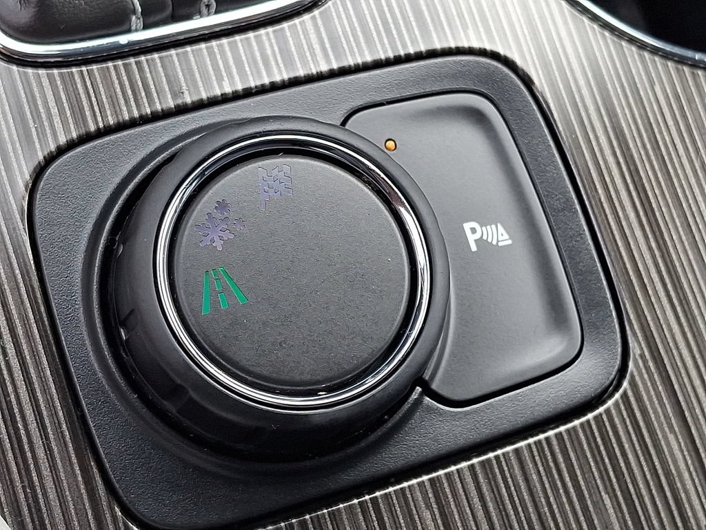 Certified 2017 GMC Acadia SLT FWD image 26