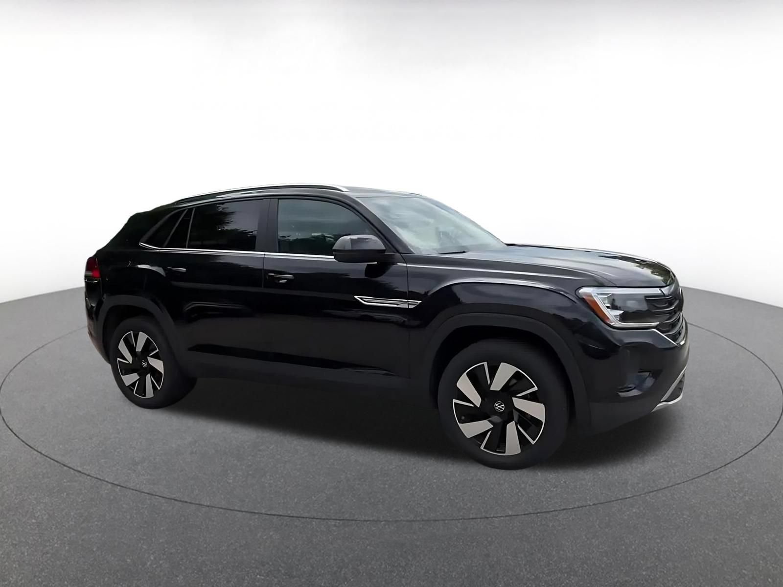 Used 2025 Volkswagen Atlas Cross Sport SE FWD video 2