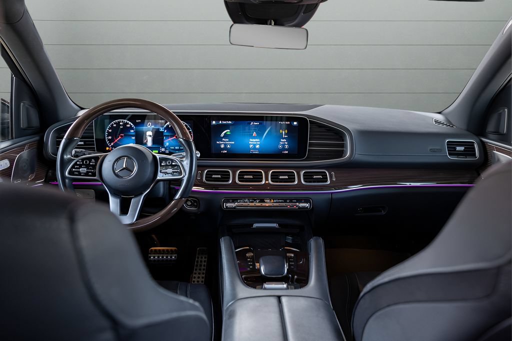 Used 2021 Mercedes-Benz GLS 580 4MATIC image 29