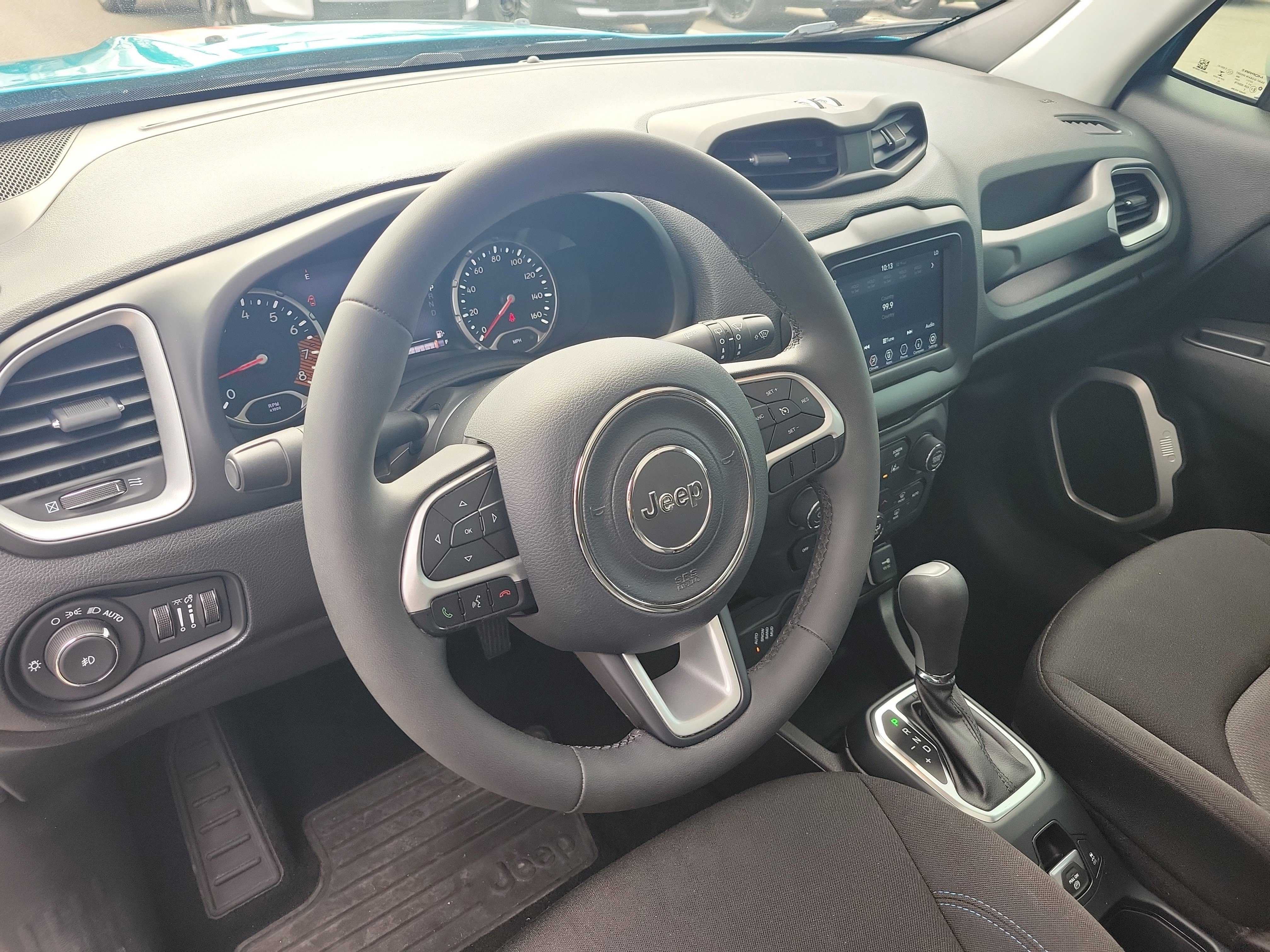 Used 2021 Jeep Renegade Latitude AWD/4WD image 23