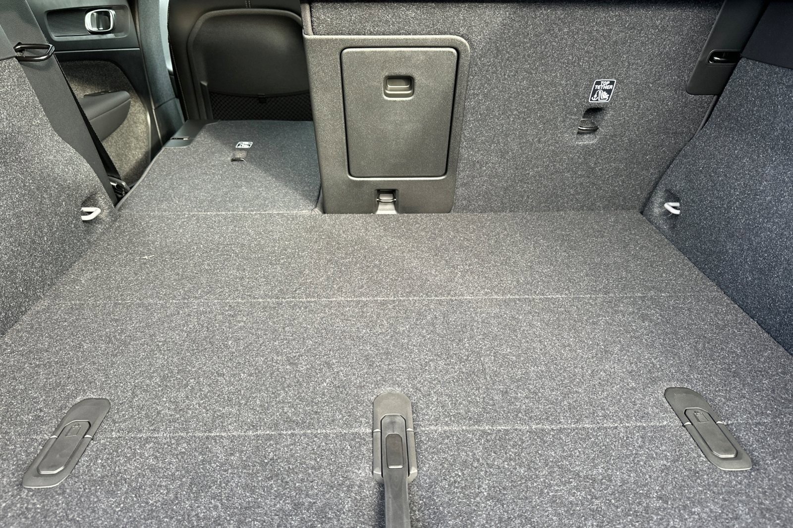 New 2026 Volvo XC40 B5 Plus w/ Climate Package image 17