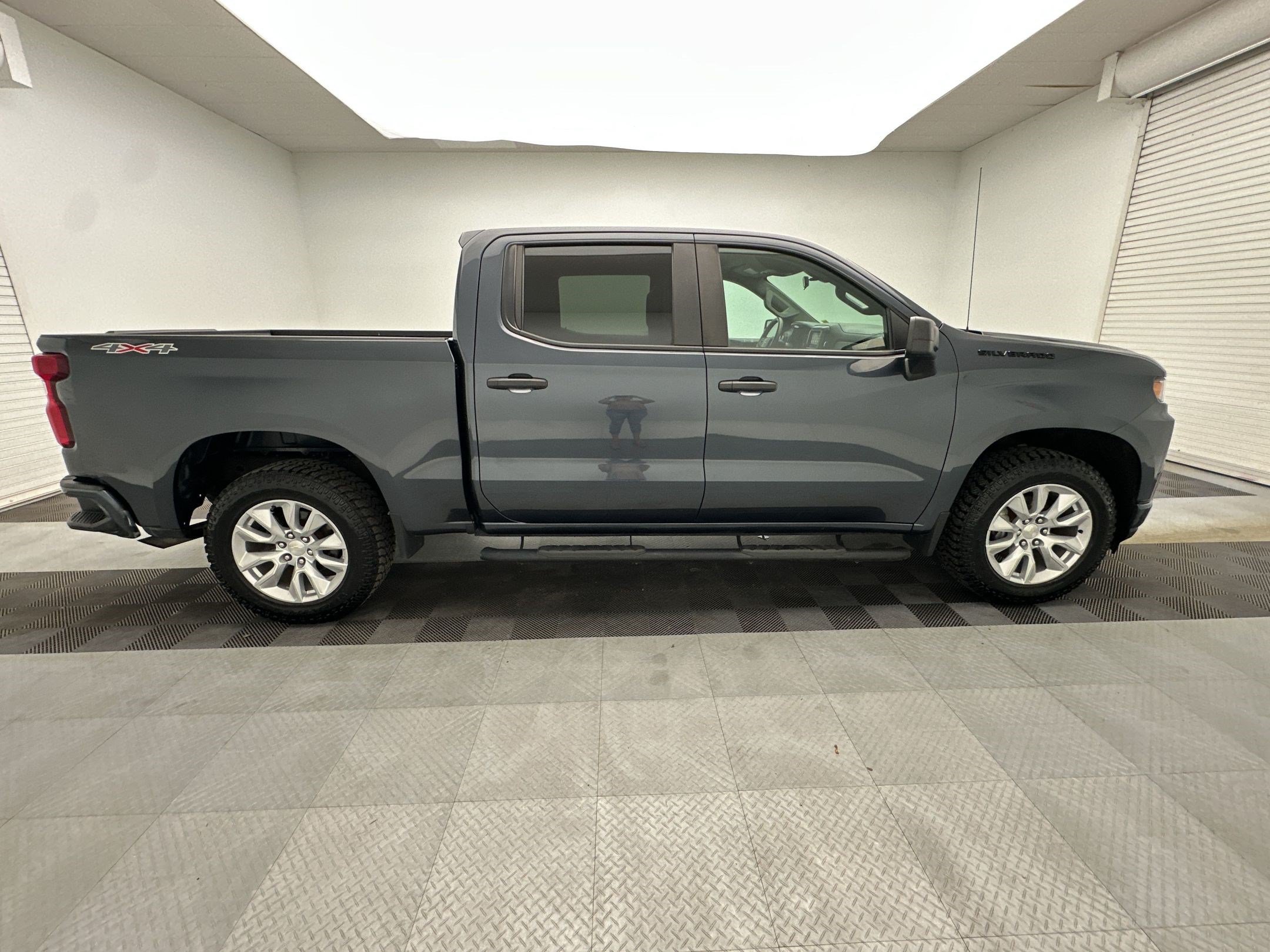 Certified 2022 Chevrolet Silverado 1500 Custom w/ LPO, Dark Essentials Package AWD/4WD image 8