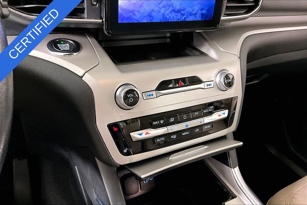 Used 2020 Ford Explorer XLT w/ Equipment Group 202A image 14