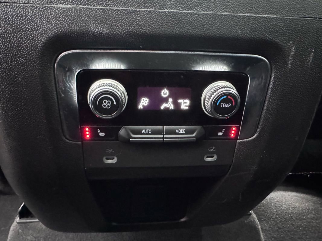 Used 2022 GMC Yukon Denali w/ Denali Premium Package image 43