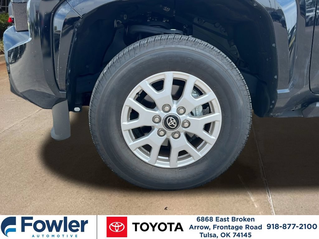 Certified 2025 Toyota Tacoma SR5 AWD/4WD image 10