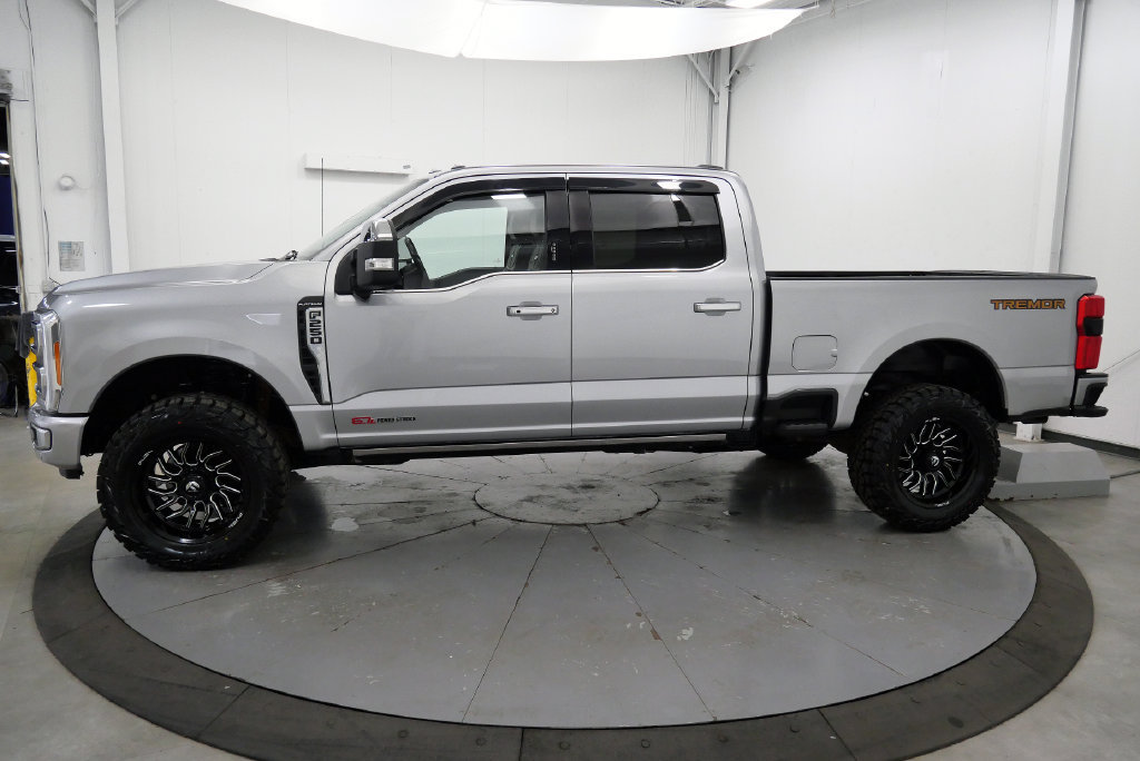 Used 2023 Ford F250 Platinum w/ Tremor Off-Road Package AWD/4WD image 5