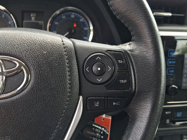 Used 2018 Toyota Corolla SE FWD image 19