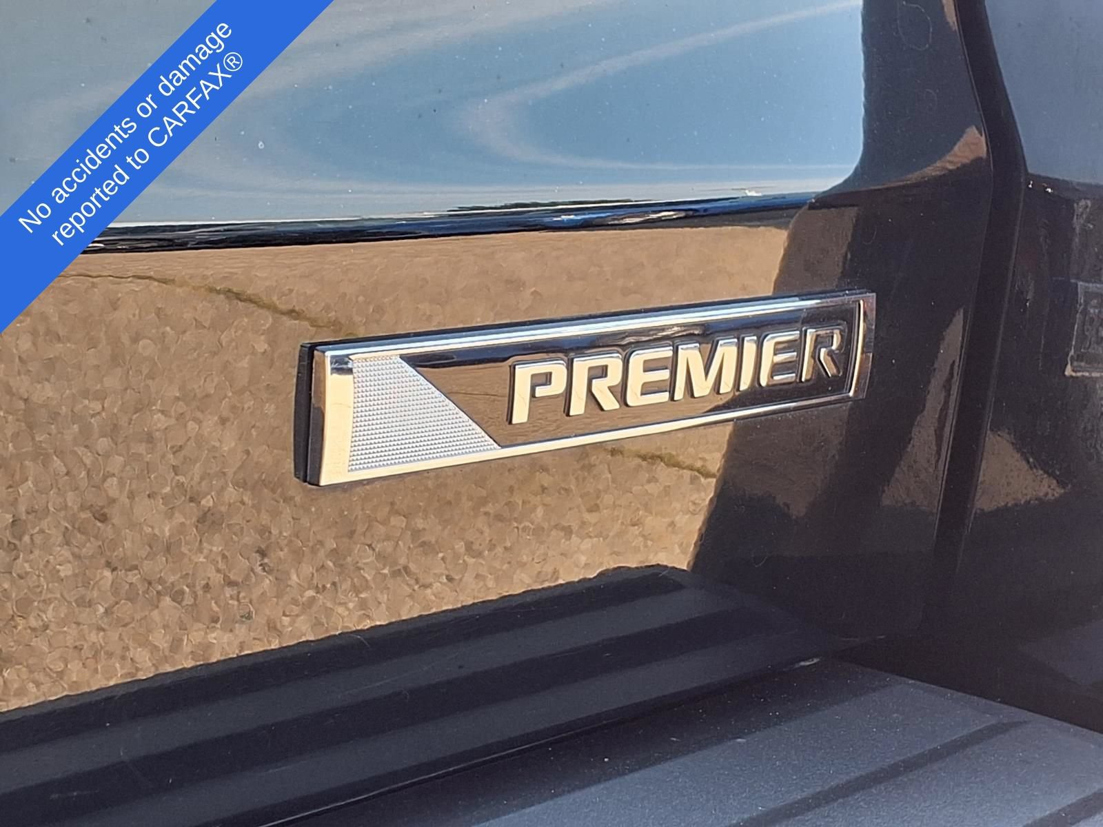 Used 2017 Chevrolet Suburban Premier AWD/4WD image 10