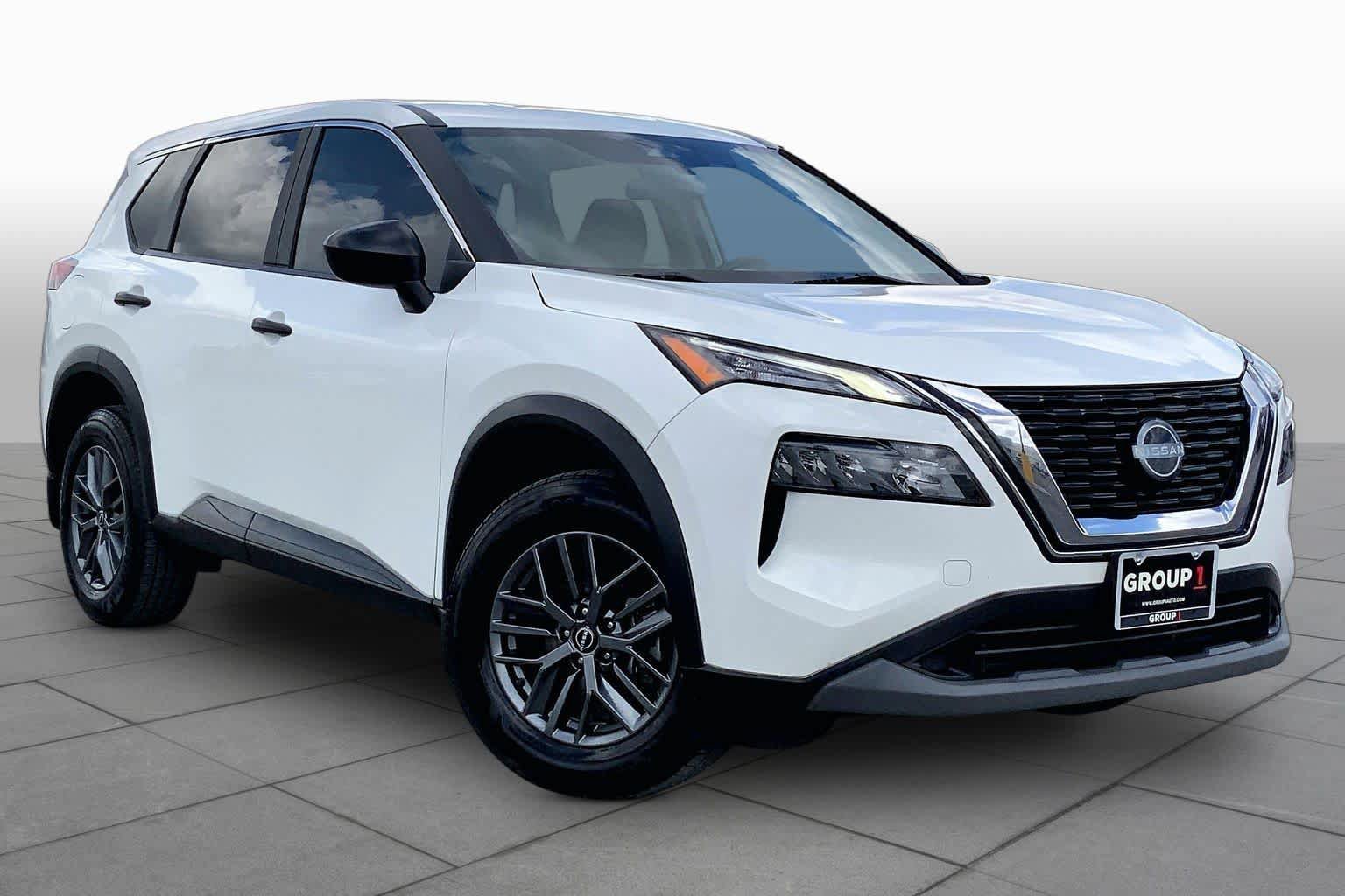 Used 2023 Nissan Rogue S FWD image 2
