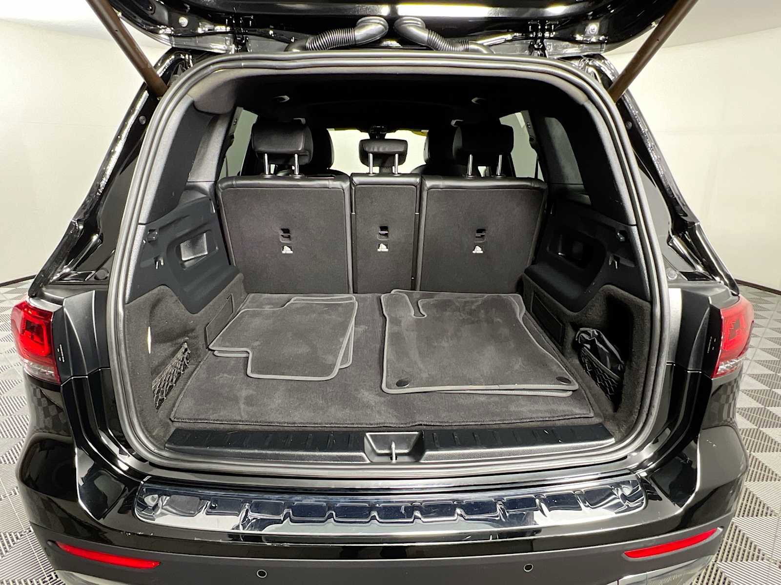 Used 2023 Mercedes-Benz GLB 250 4MATIC image 27