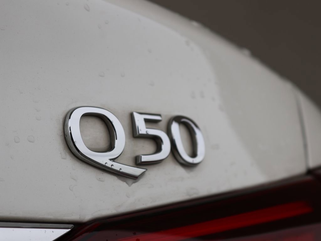 Certified 2018 INFINITI Q50 Luxe w/ Essential Package (3.0T Luxe) image 14