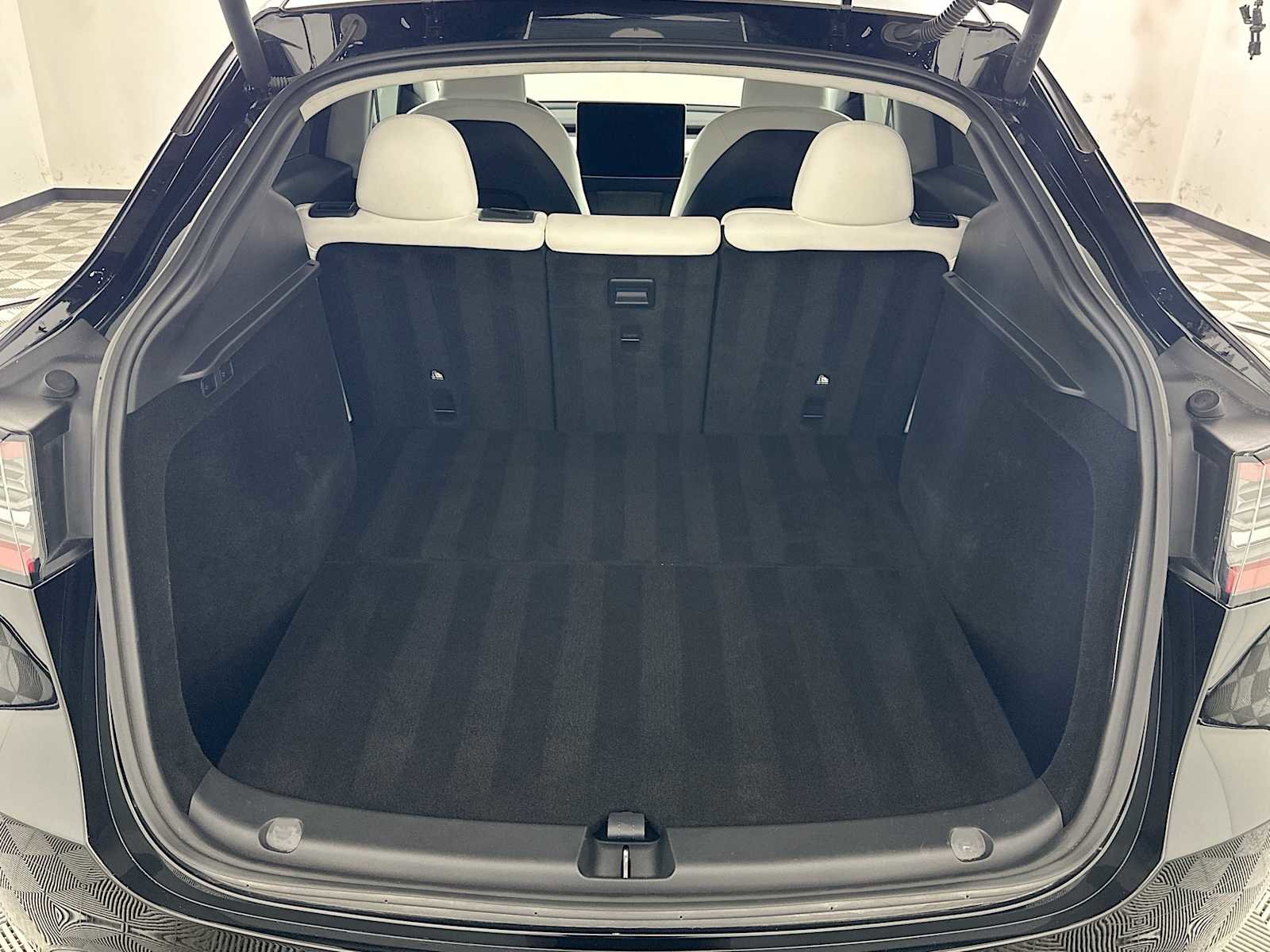 Used 2023 Tesla Model Y Performance image 24